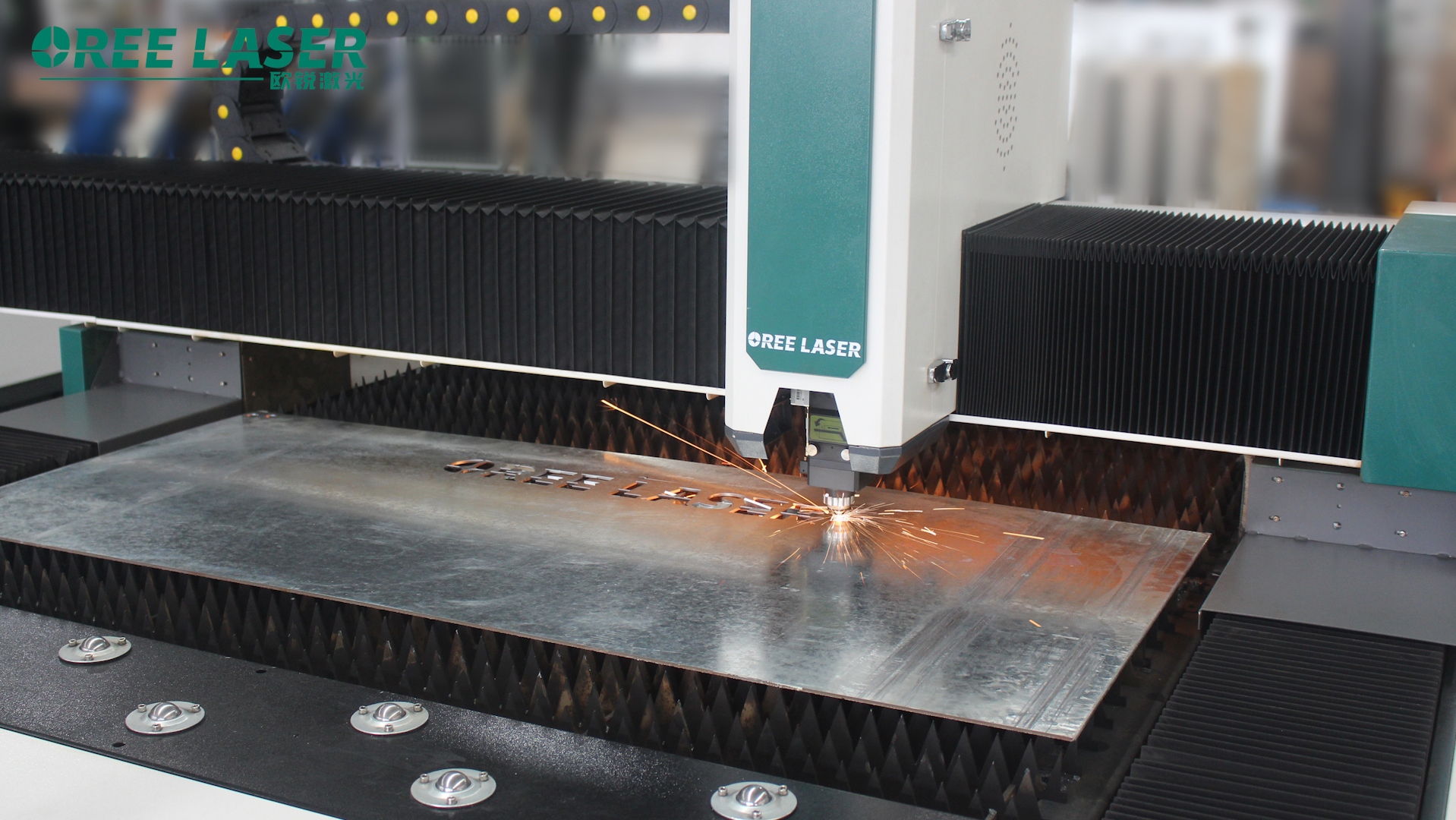 Whole board cutting: Fast, stable and high quality