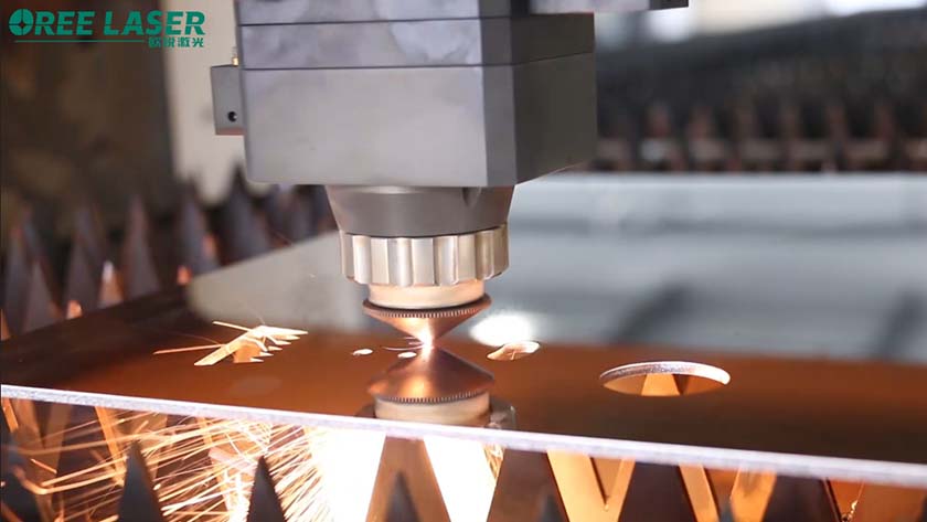 How to maintain the optical lens of the laser cutting head?