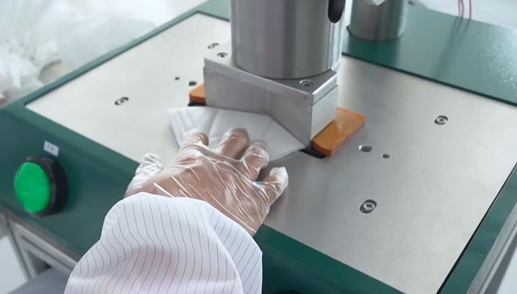 Полуавтоматическая машина для кромкооблицовки KN95