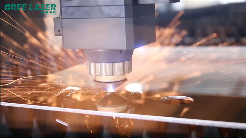 Necessary protective measures when operating a laser cutting machine