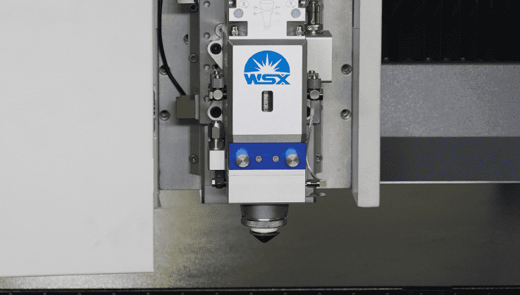 Лазерная головка с автофокусировкой